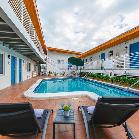 Spacious Studio With Balcony And Parking At The Beach -M46 Hollywood Kültér fotó