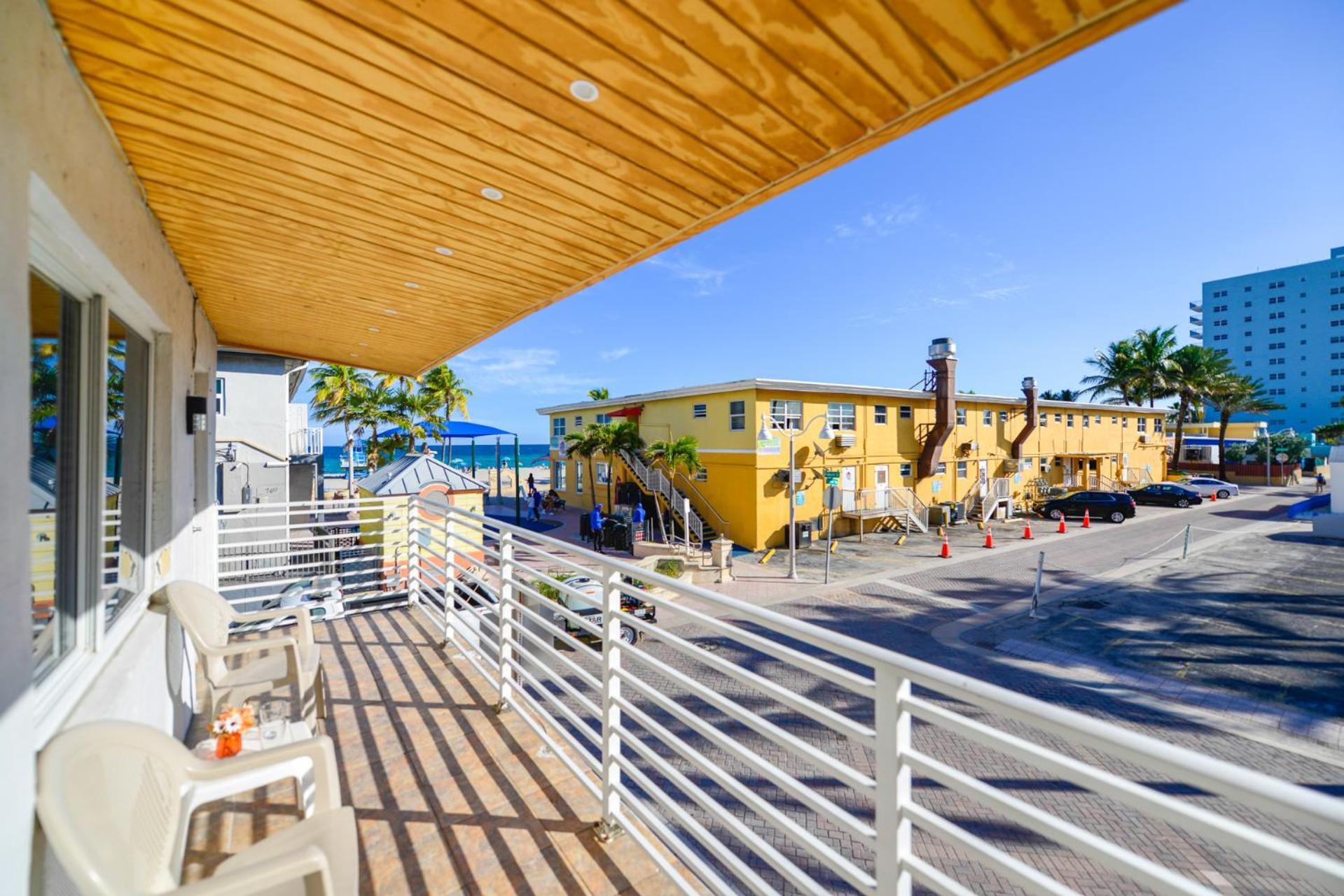 Spacious Studio With Balcony And Parking At The Beach -M46 Hollywood Kültér fotó