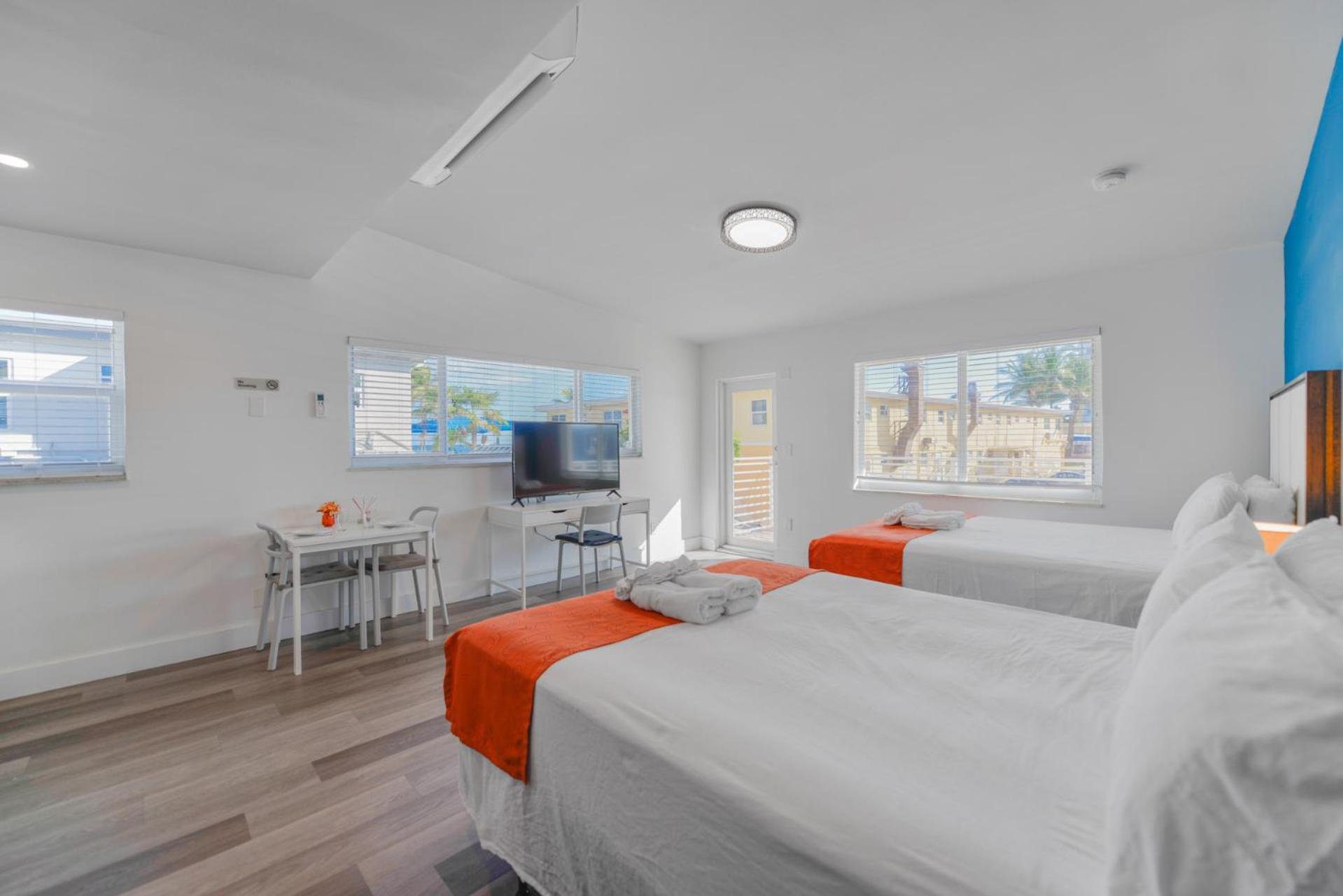 Spacious Studio With Balcony And Parking At The Beach -M46 Hollywood Kültér fotó