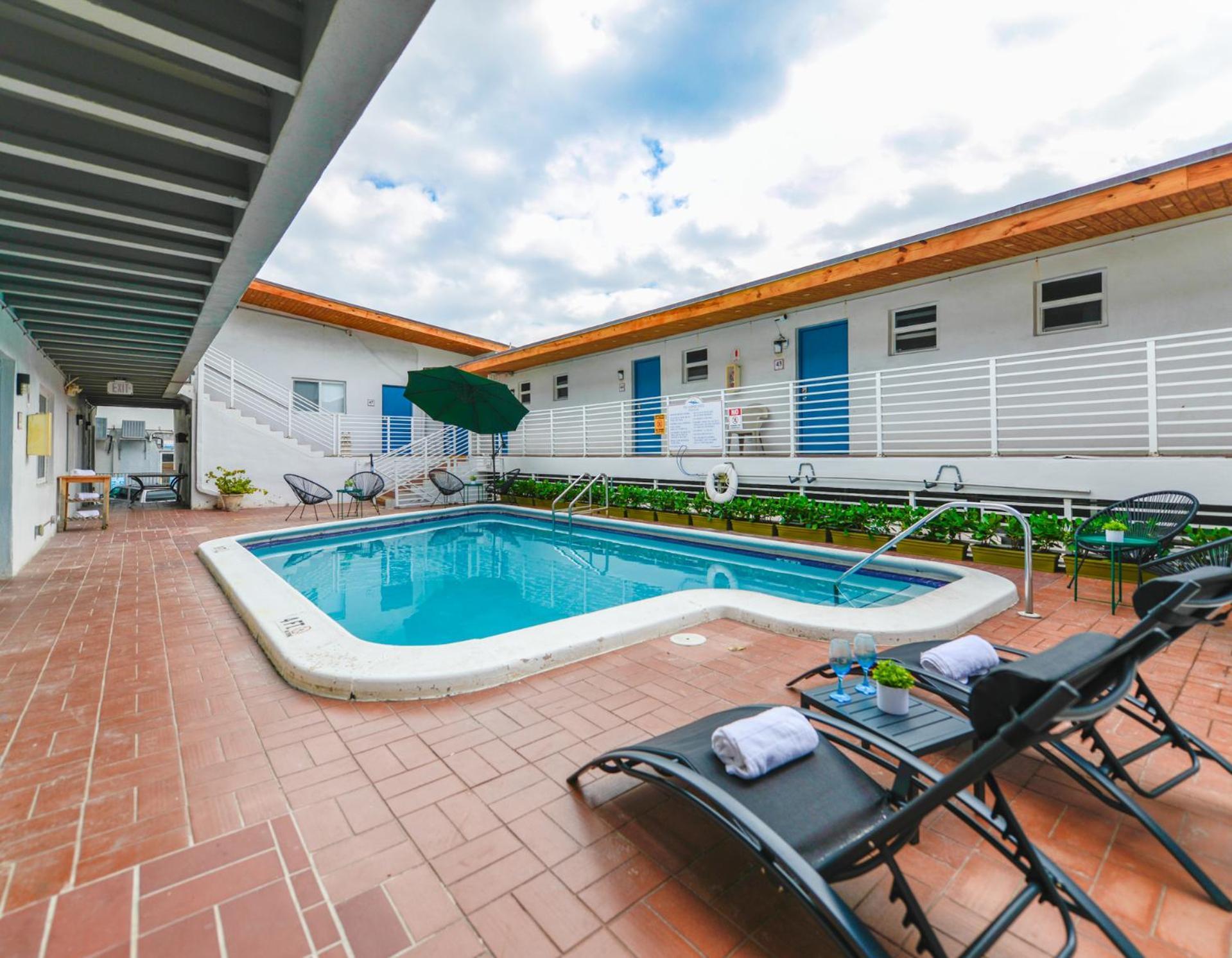 Spacious Studio With Balcony And Parking At The Beach -M46 Hollywood Kültér fotó